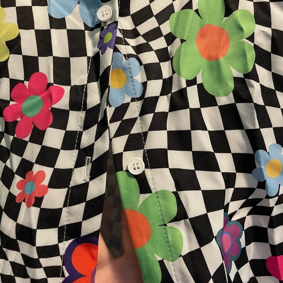 Button up Checkered/flower pattern blouse - Picture 2 of 4
